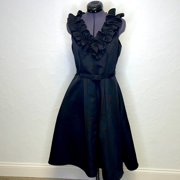 Eliza J Dresses & Skirts - Eliza J Vintage Inspired Sleeveless Dress